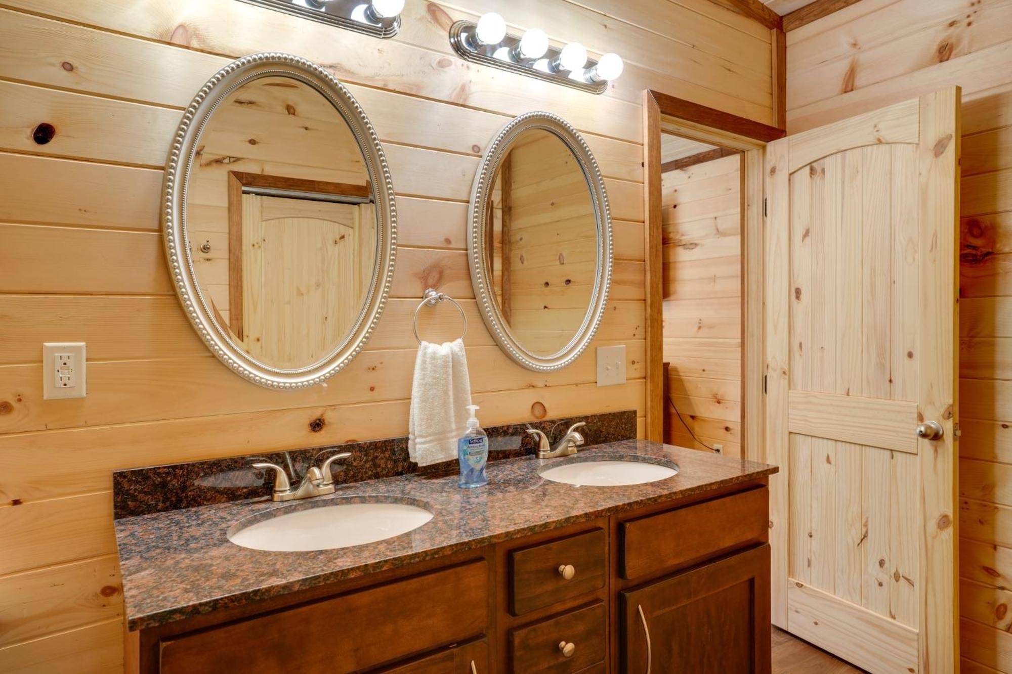 Lakeside Trenton Cabin On 7-Acre Property! Bagian luar foto