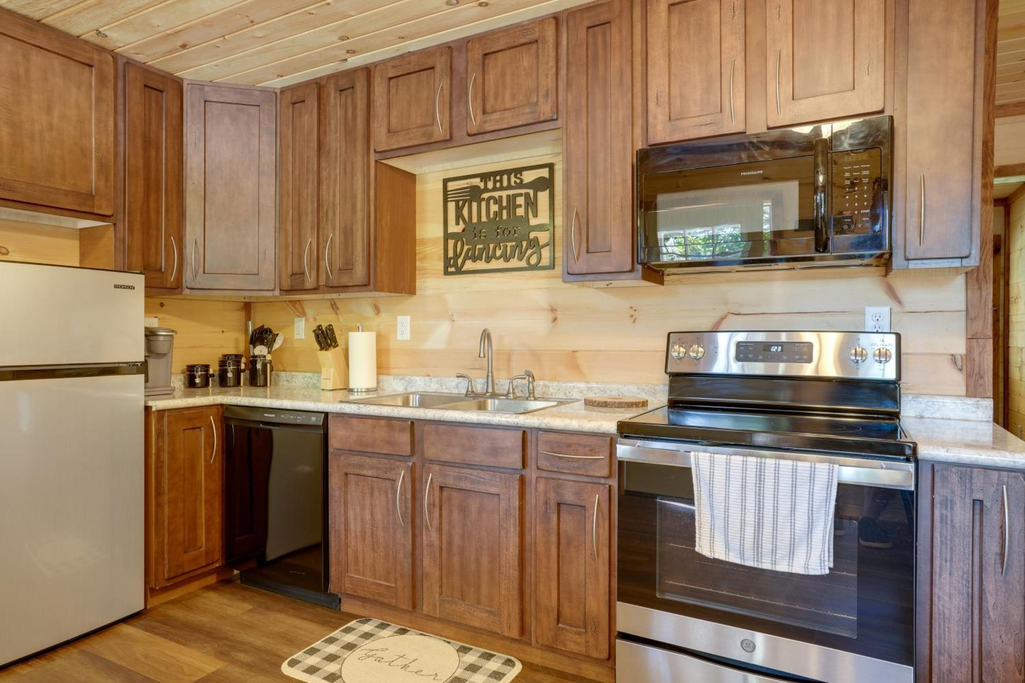 Lakeside Trenton Cabin On 7-Acre Property! Bagian luar foto