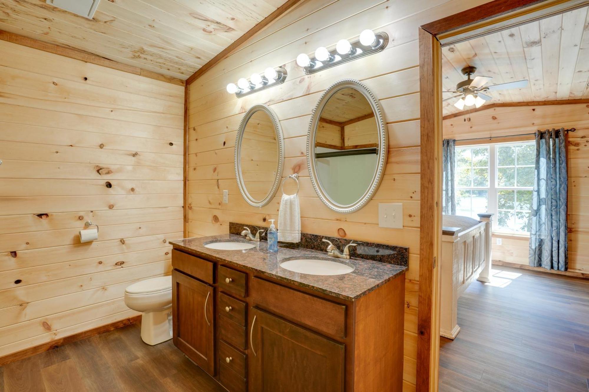 Lakeside Trenton Cabin On 7-Acre Property! Bagian luar foto